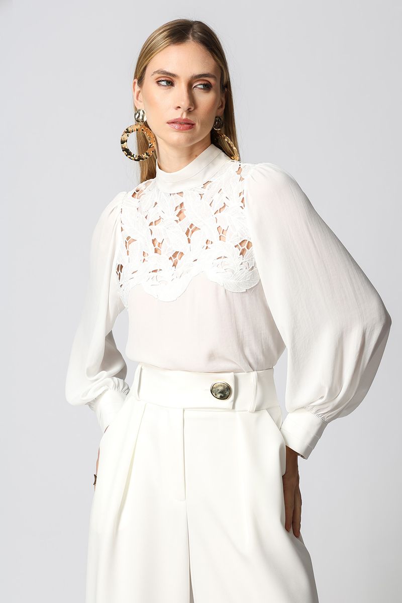 Blusa-com-Detalhes-em-Guippir-e-Punho-com-Pregas-e-Botoes-20498